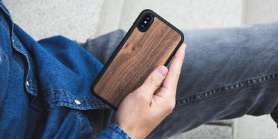 Woodcessories EcoBump noyer/noir pour iPhone X/XS