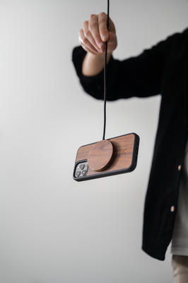 Woodcessories Bumper Case Magsafe Noyer pour iPhone 13/14
