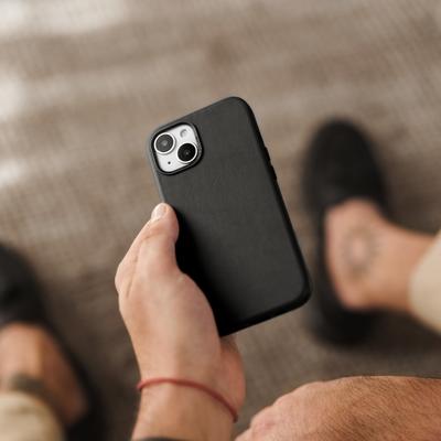 Woodcessories Bio Leather Case Schwarz für iPhone 15 Plus
