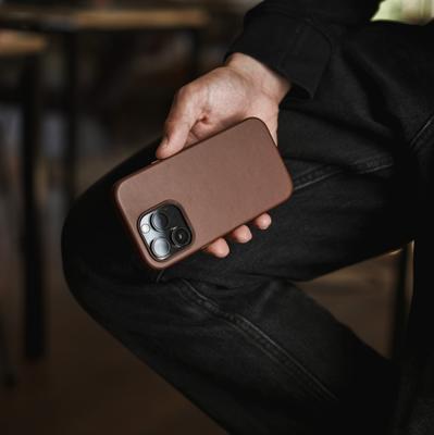 Woodcessories Bio Leather Case Brun pour iPhone 14 Pro