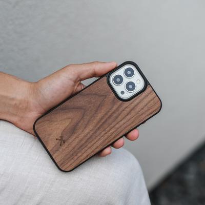 Woodcessories Bumper Case Magsafe Walnuss für iPhone 15 Pro Max