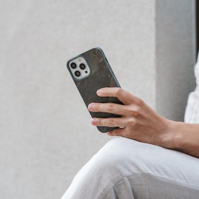 Woodcessories Bumper Case Magsafe Camo Gray für iPhone 15 Pro