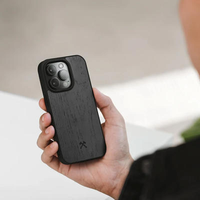 Woodcessories Bumper Case Magsafe Black Series pour iPhone 15 Pro