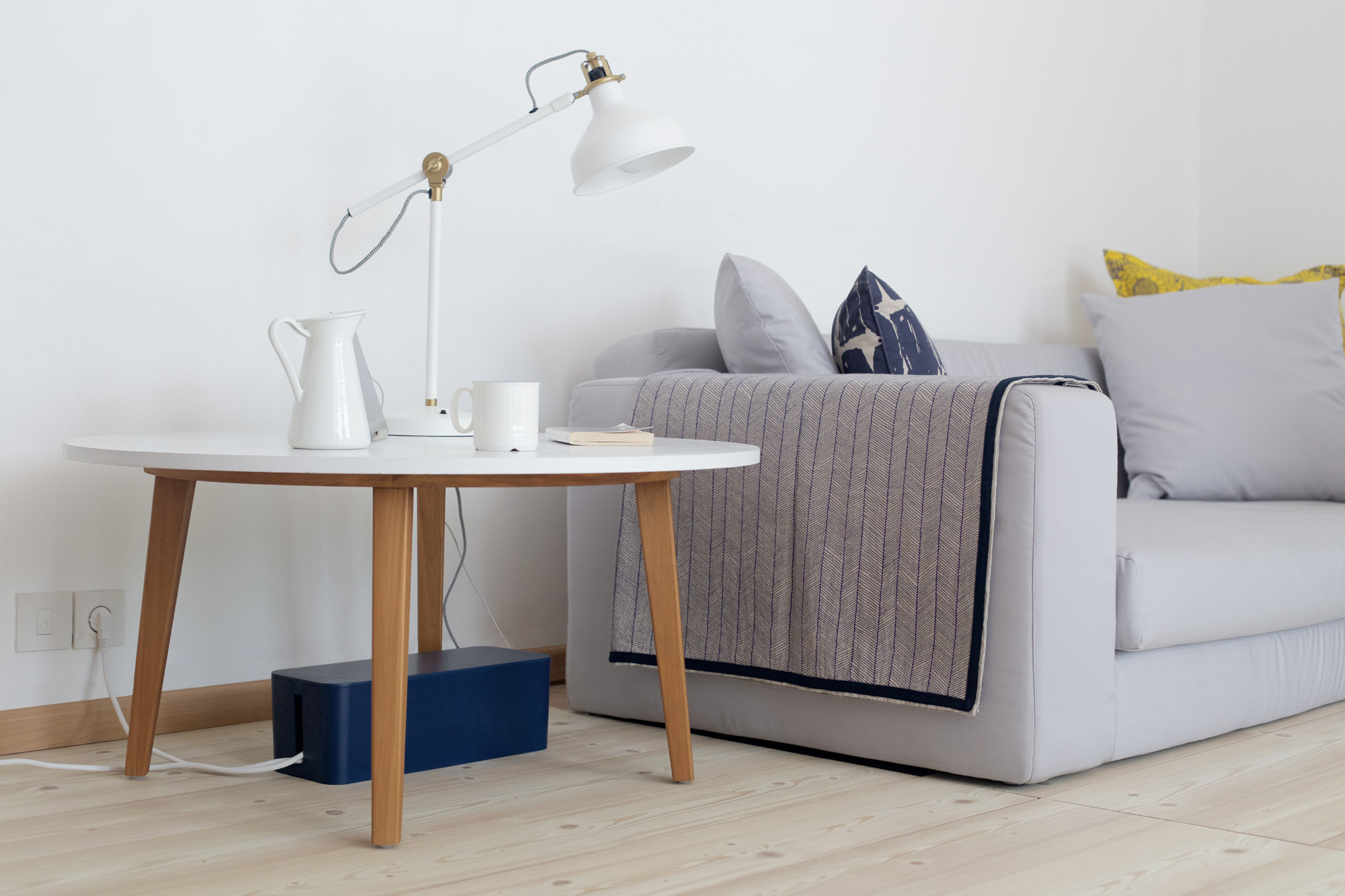 Bluelounge Cablebox Dunkelblau